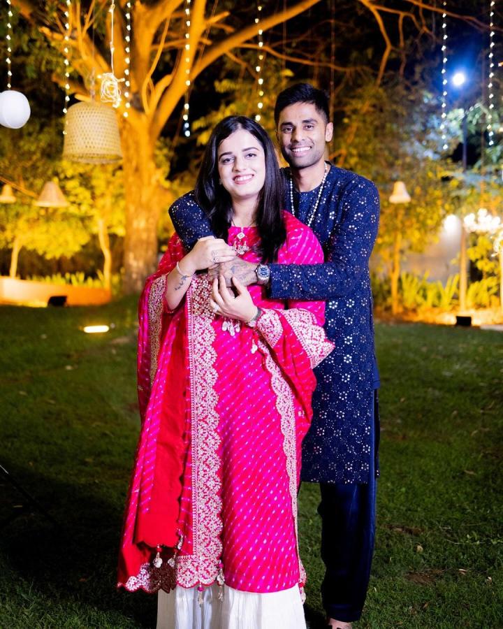 SuryakumarYadavDevishaShetty_12.jpg 12