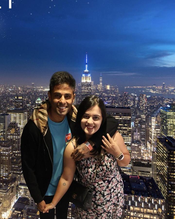 SuryakumarYadavDevishaShetty_13.jpg 13