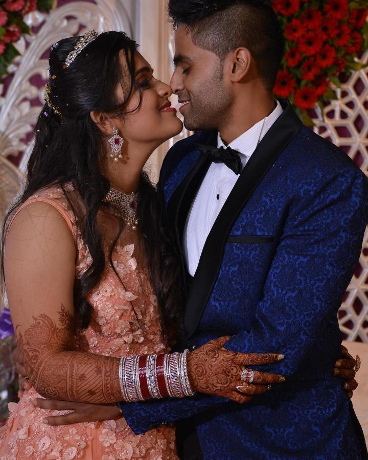 SuryakumarYadavDevishaShetty_14.jpg 14