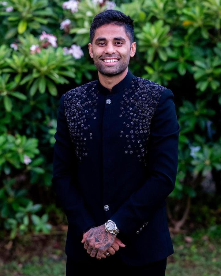 SuryakumarYadavDevishaShetty_21.jpg 21