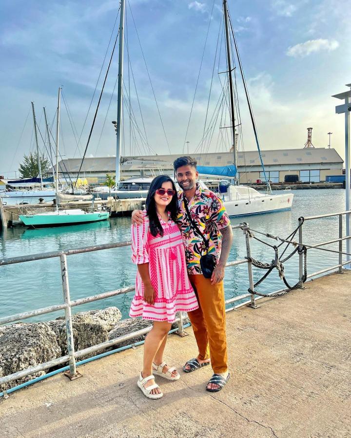 SuryakumarYadavDevishaShetty_28.jpg 28