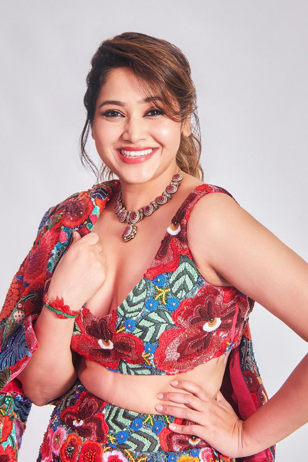 Atlee-Kumar_Priya-Mohan-3.jpg 4