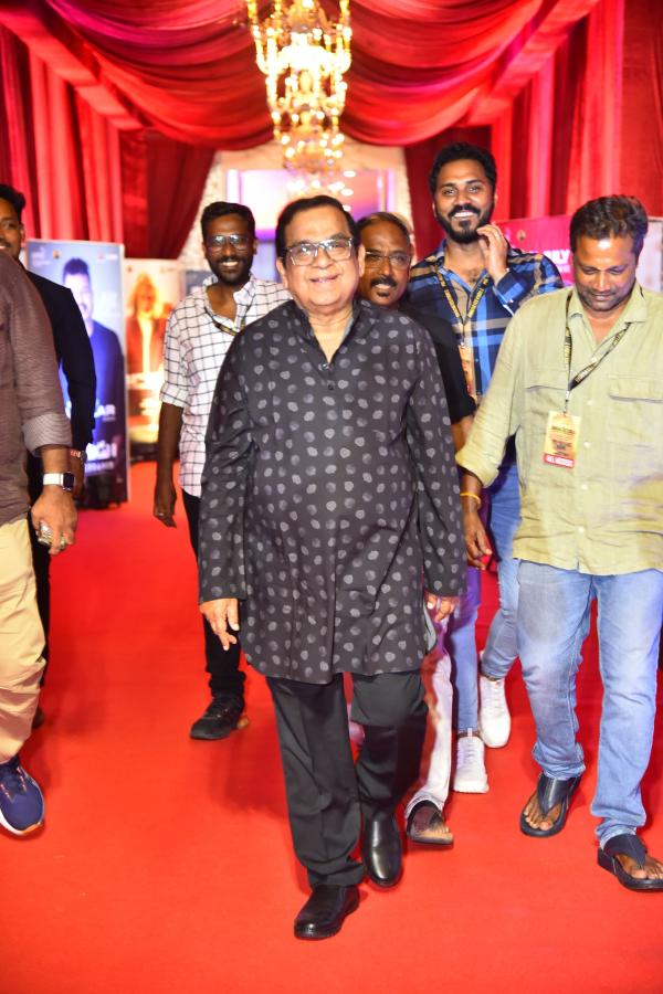 Bharateeyudu2PreReleaseEvent-05_0.jpg 5