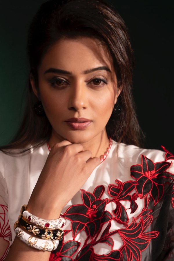 Priyamani-Raj-1.jpg 2