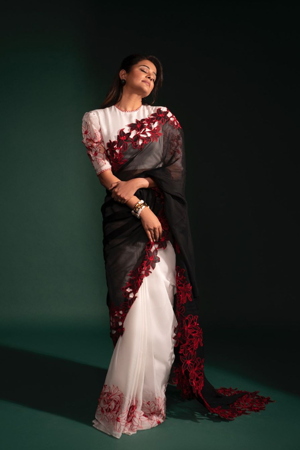Priyamani-Raj-4.jpg 5