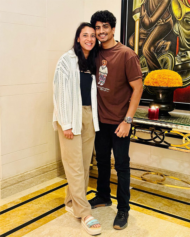 Smriti_20Mandhana_20and_20Palash_20Muchhal_20Relationship_20photos_1_20_284_29.jpg 4