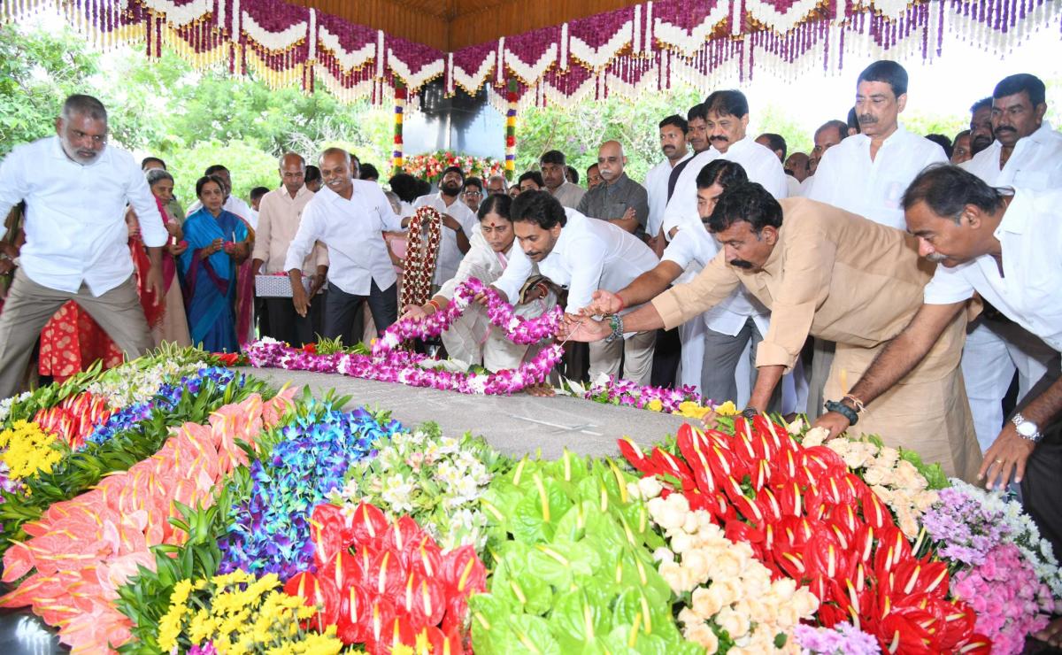 ysjagan-03.jpg 8