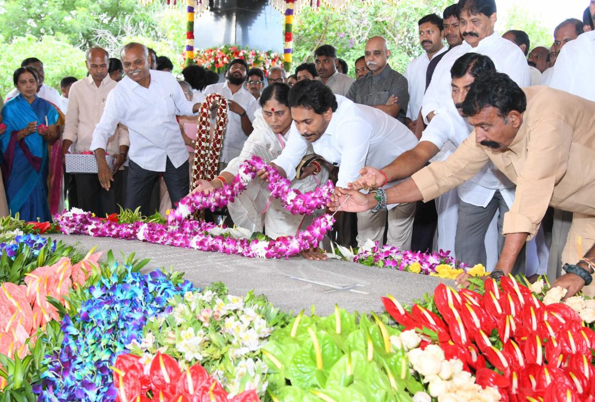 ysjagan-05.jpg 3