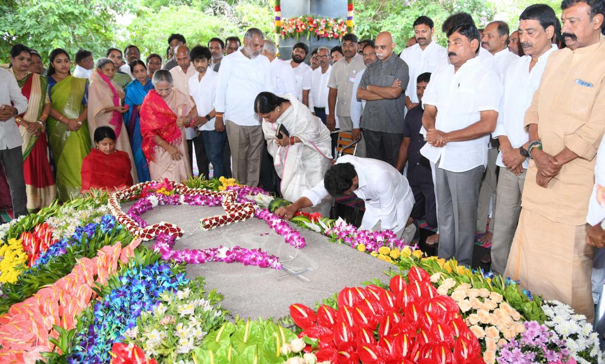 ysjagan-07.jpg 9
