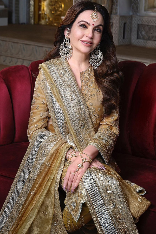 Ambani-Ladies-1.jpg 8