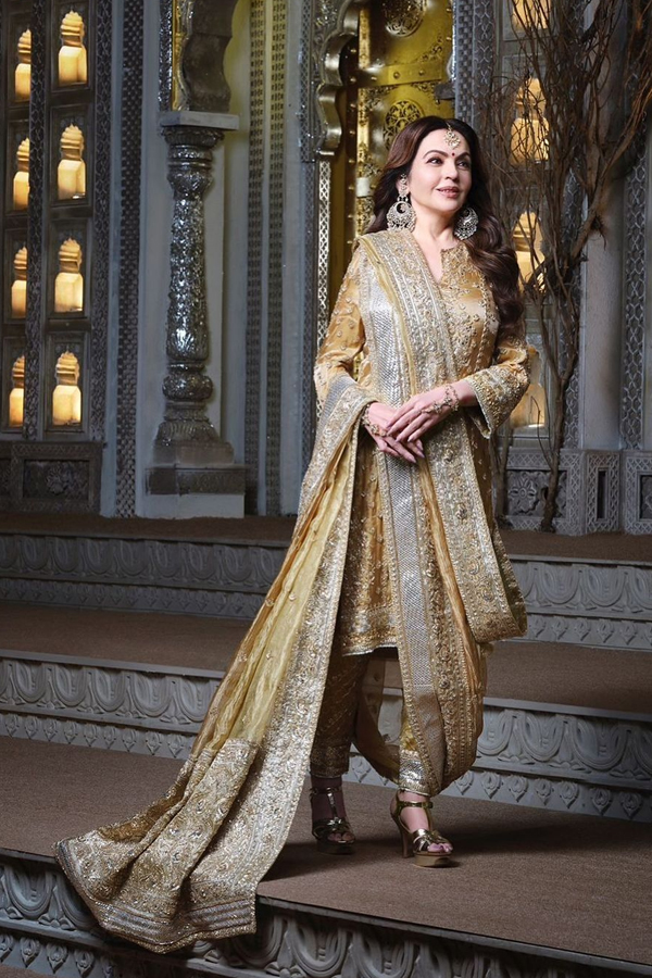 Ambani-Ladies-2.jpg 9