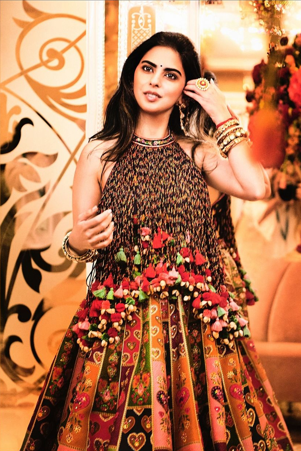 Ambani-Ladies-7.jpg 14
