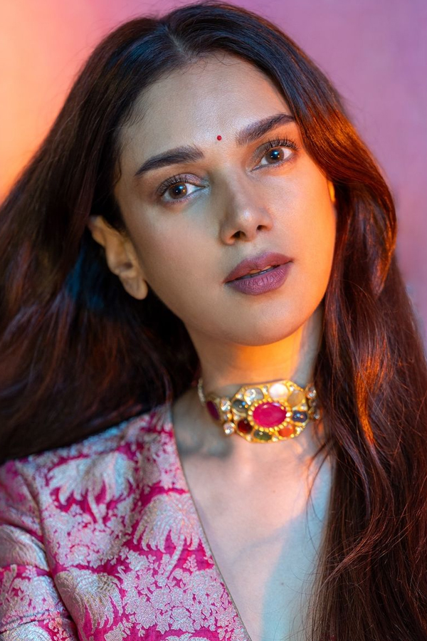 Aditi-Rao-Hydari-1_0.jpg 2
