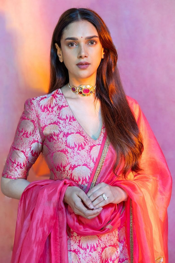 Aditi-Rao-Hydari-4_0.jpg 5