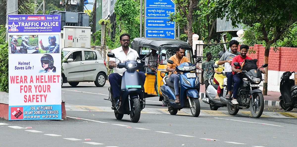 No_20Helmet_20in_20Visakhapatnam_6.jpg 6