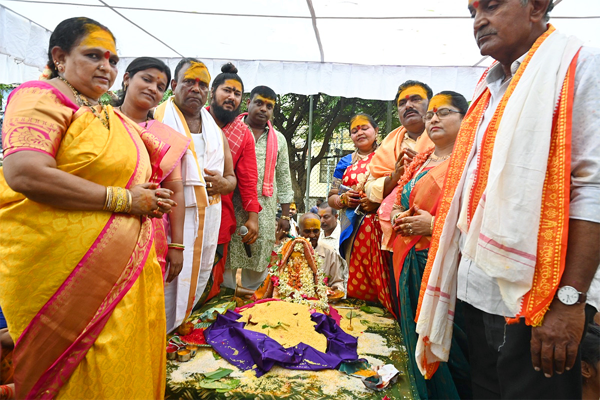 Sri_20Renuka_20Yellamma_20Mahalaxmi_20Yellamma_20Kalyanam_20Photos_2.jpg 2