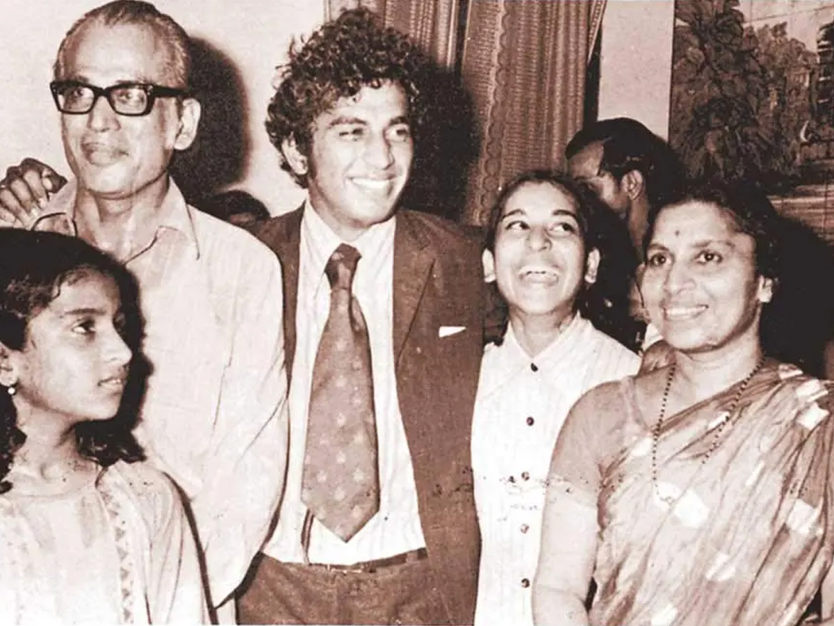 Sunil-Gavaskar-15.jpg 15