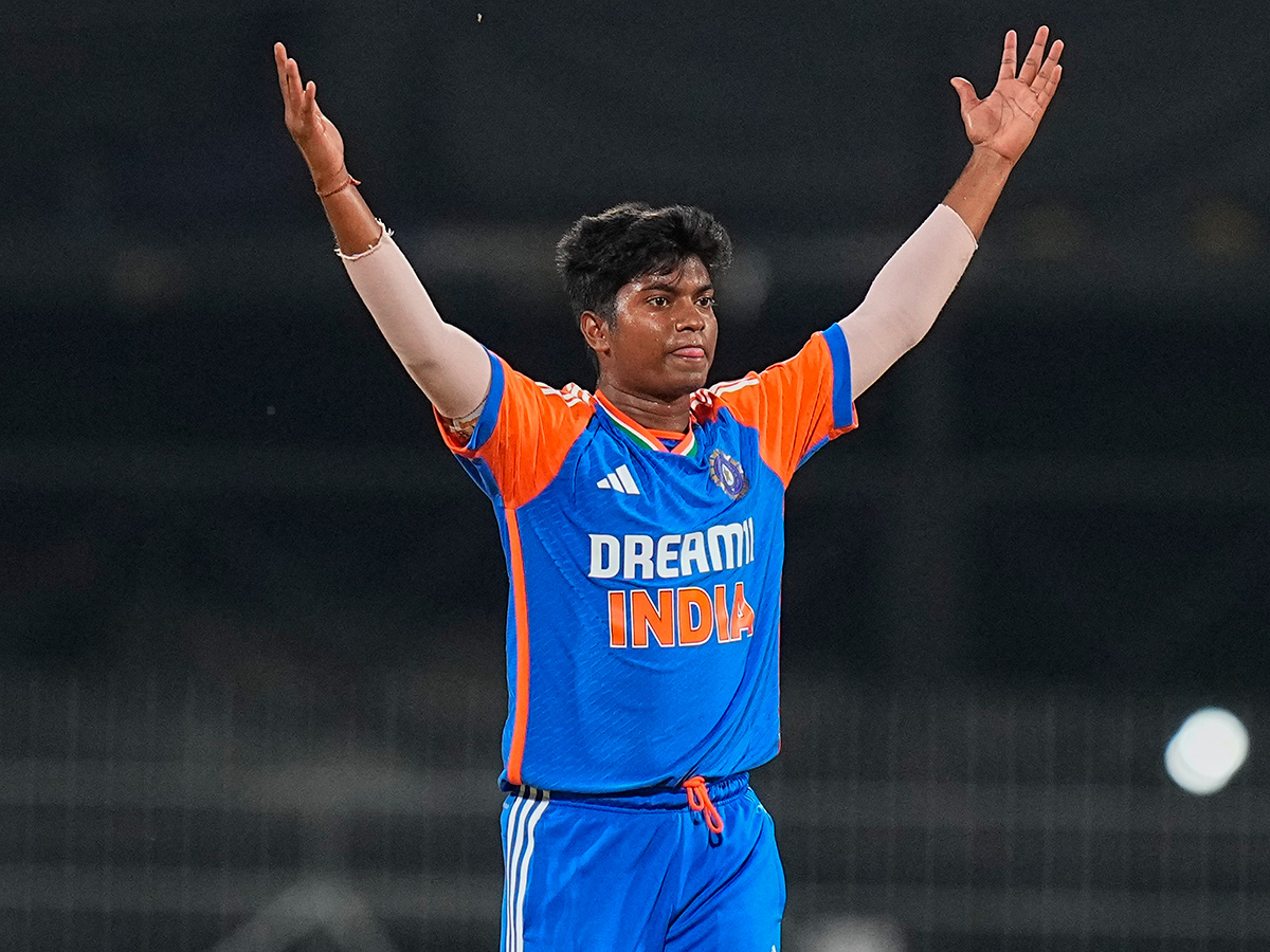 third_20T20_20cricket_20match_20between_20India_20Women_20and_20South_20Africa_20Women__20_2830_29.jpg 16