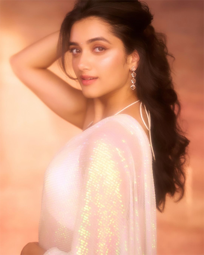 Actress_20Bhagyashri_20Borse_20HD_20Photos_2.jpg 2