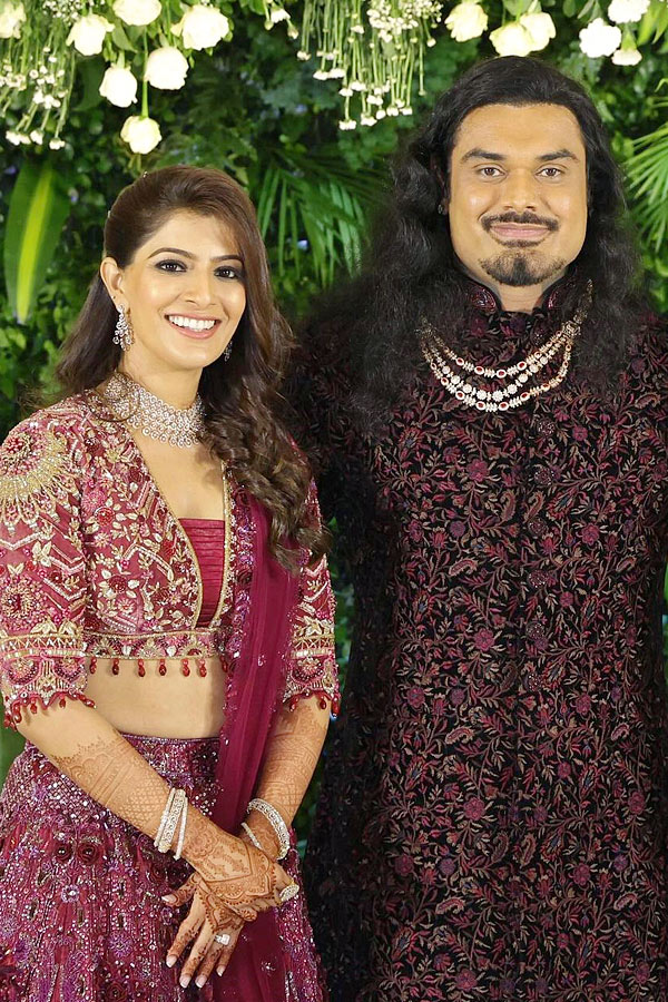 Actress_20Varalaxmi_20Sarathkumar_20And_20Nicholai_20Sachdev_20Wedding_20Photos_20Goes_20Viral_20_2817_29.jpg 11