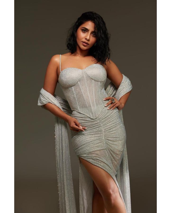 AishwaryaLekshmi-03.jpg 3