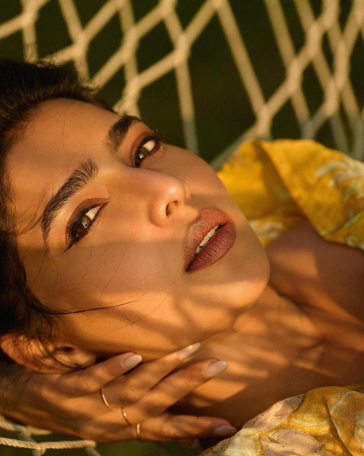 AishwaryaLekshmi-06.jpg 6