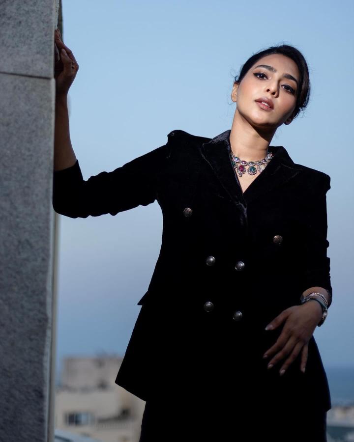 AishwaryaLekshmi-09.jpg 9