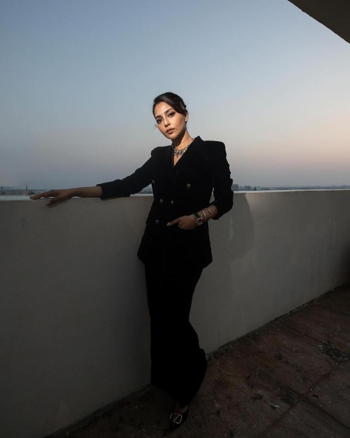 AishwaryaLekshmi-12.jpg 12