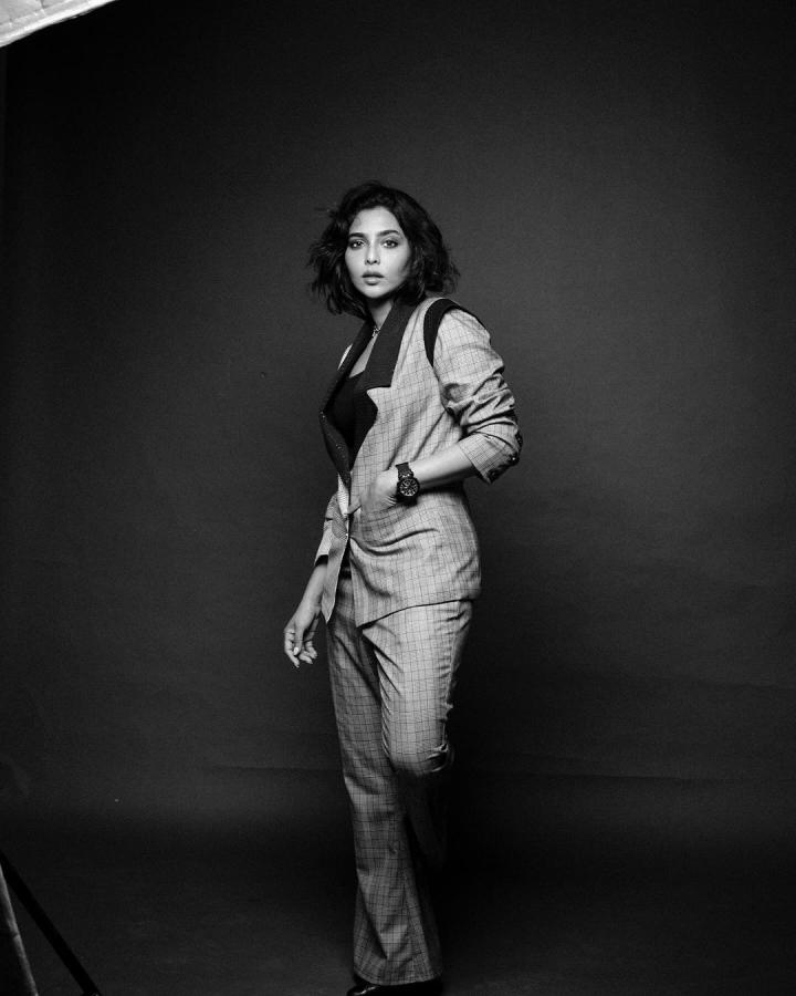 AishwaryaLekshmi-22.jpg 22