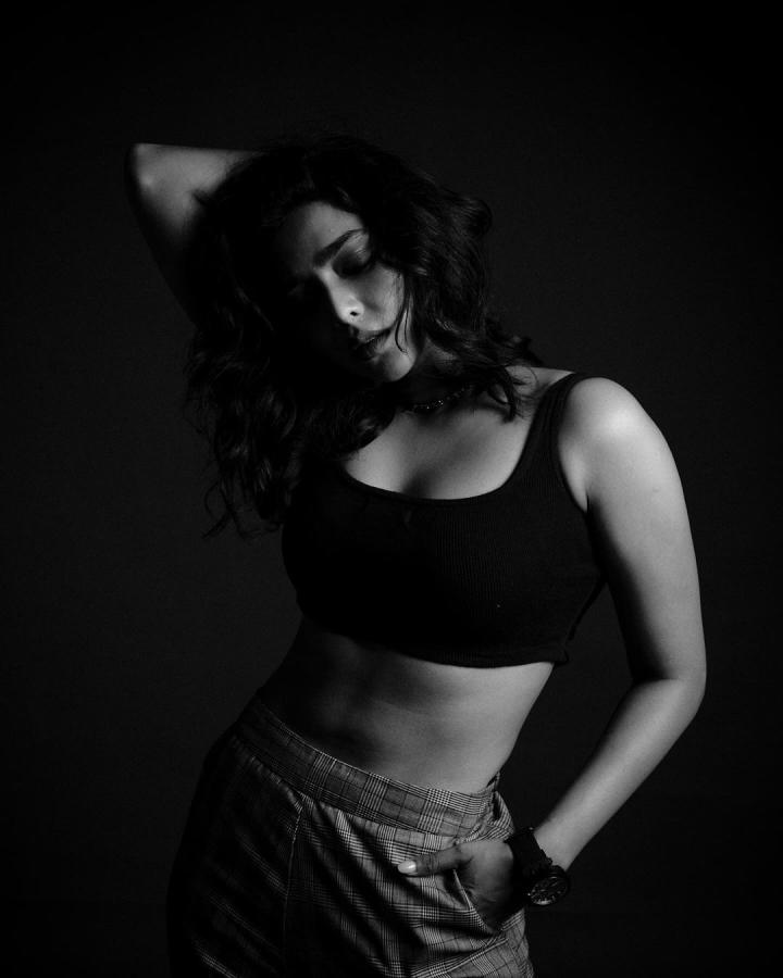 AishwaryaLekshmi-28.jpg 28
