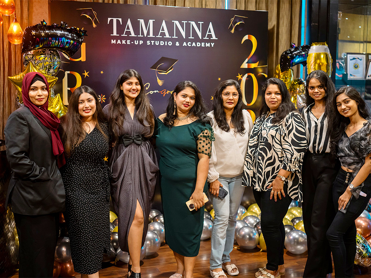 Grand_20Graduation_20of_20Tamannaah_20Makeup_20Studio_20Photos_1.jpg 1