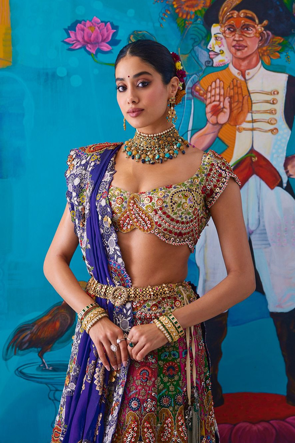 Janhvi-Kapoor-2.jpg 3