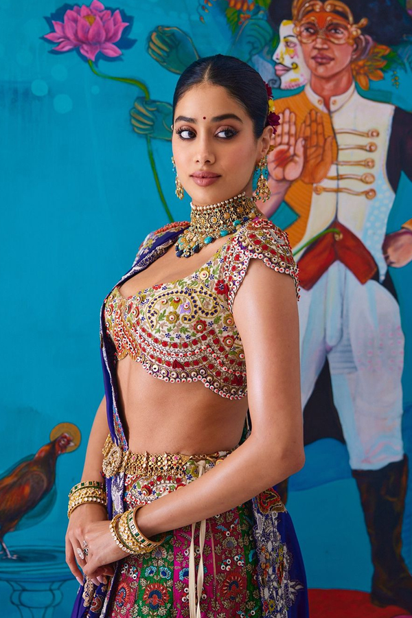 Janhvi-Kapoor-4.jpg 5