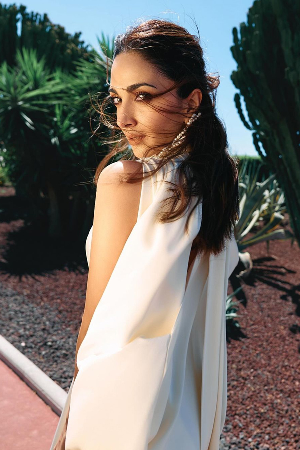Kiara-Advani_Sidharth-Malhotra-10.jpg 11