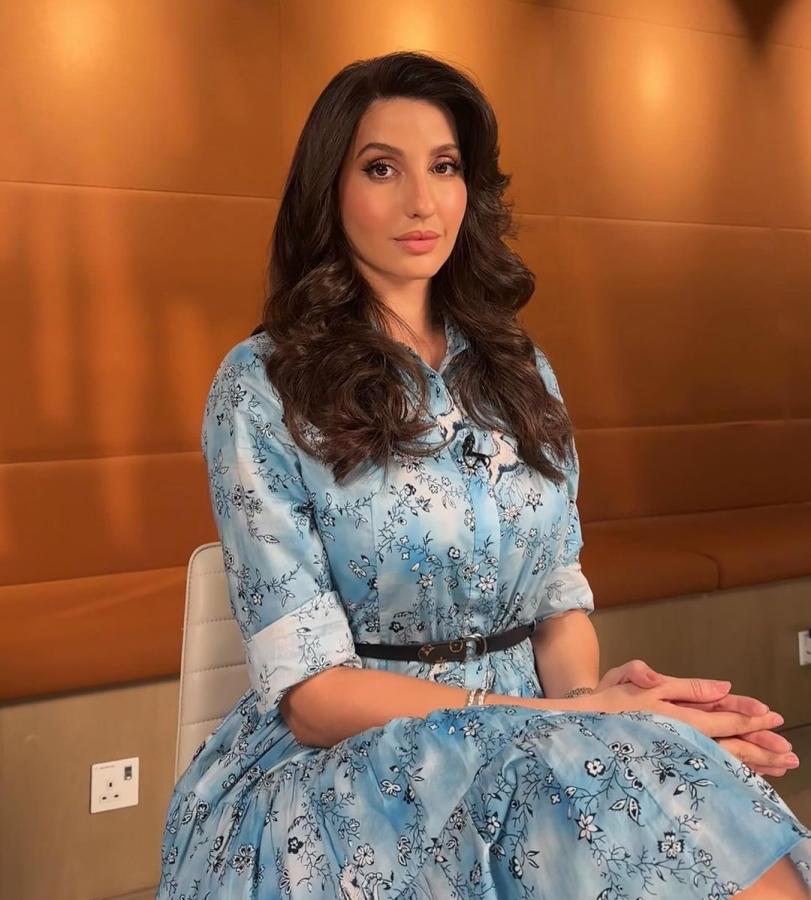 NoraFatehi-04.jpg 4