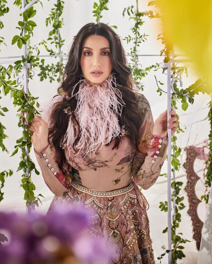 NoraFatehi-06.jpg 6