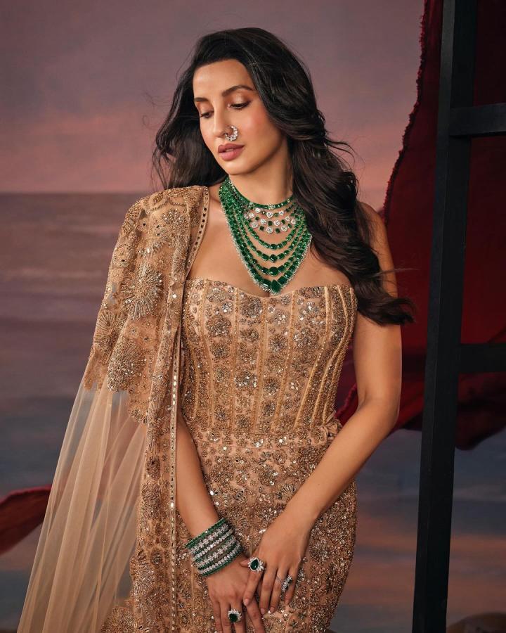 NoraFatehi-11.jpg 11