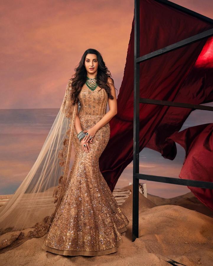 NoraFatehi-12.jpg 12