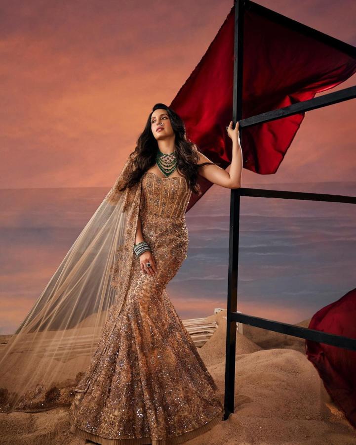NoraFatehi-13.jpg 13