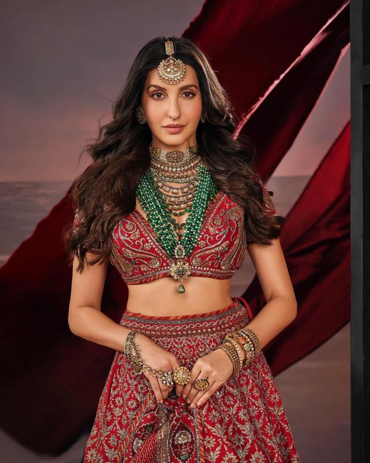 NoraFatehi-14.jpg 14