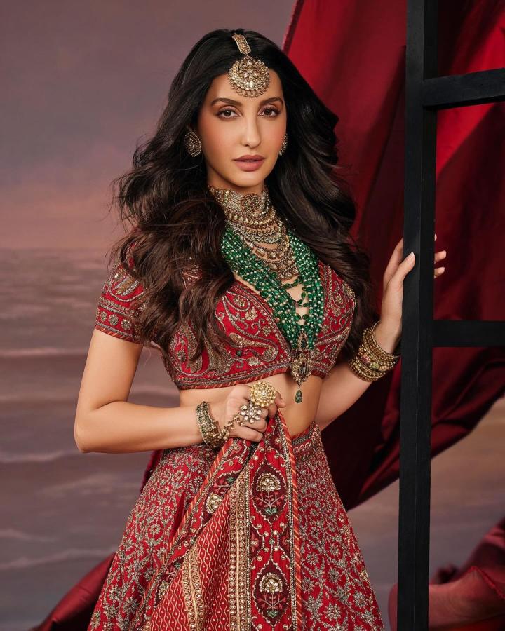 NoraFatehi-15.jpg 15