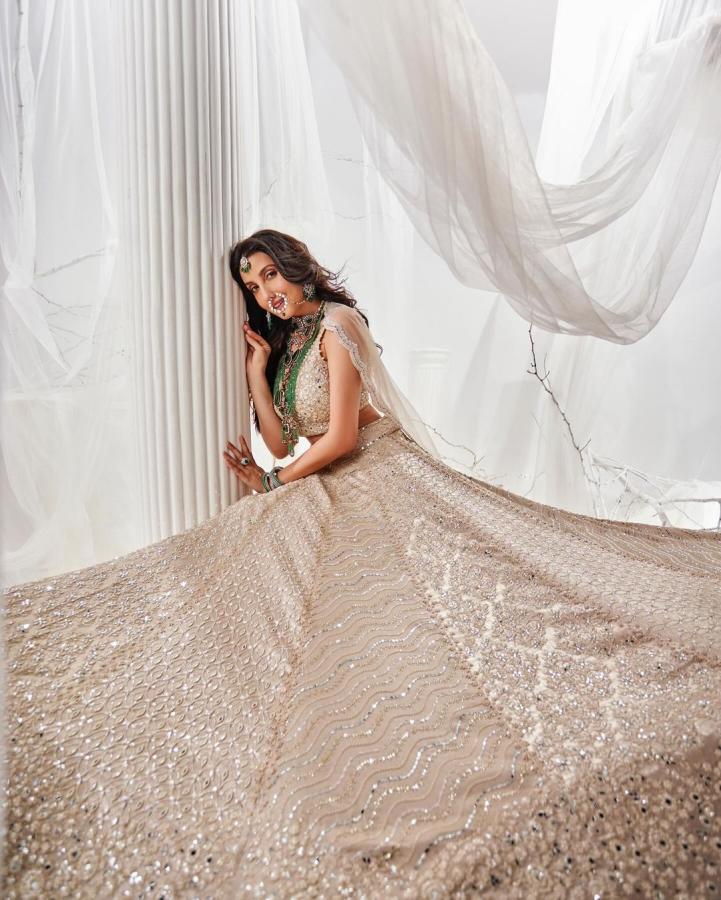 NoraFatehi-21.jpg 21