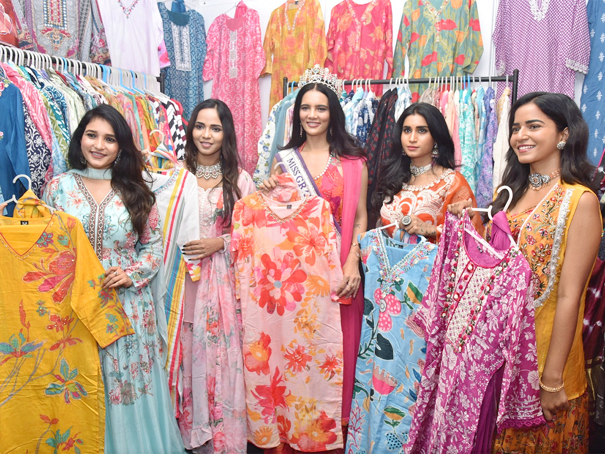 Prachi_20Nagpal_20at_20Fashion_20Exhibition_11.jpg 11