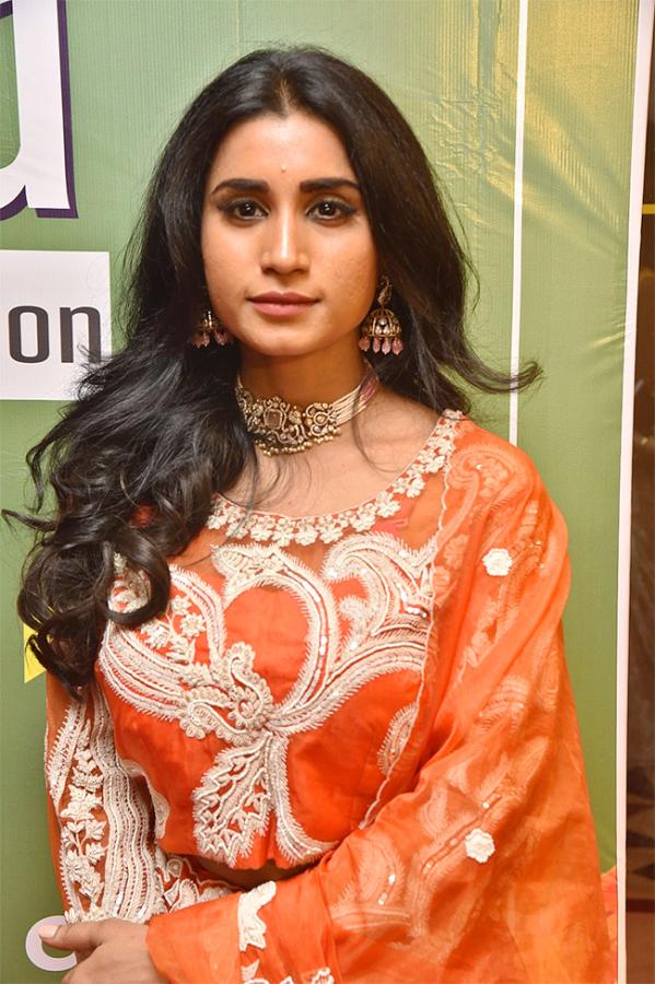 Prachi_20Nagpal_20at_20Fashion_20Exhibition_12.jpg 12