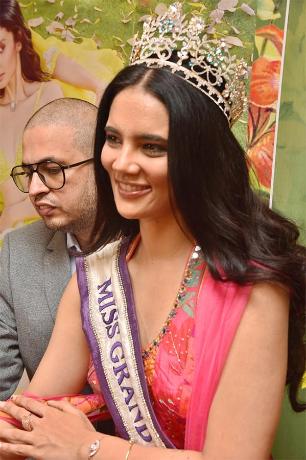 Prachi_20Nagpal_20at_20Fashion_20Exhibition_6.jpg 6