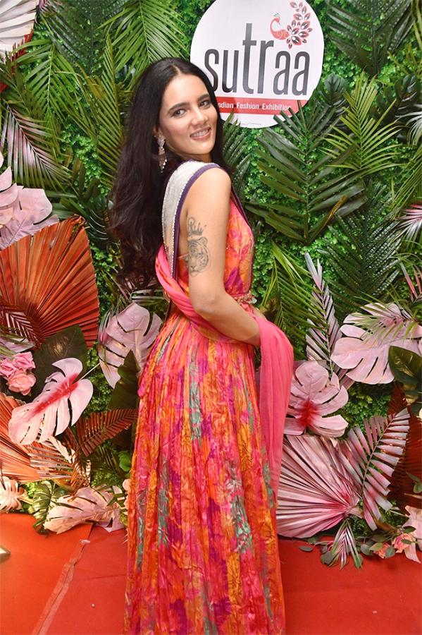 Prachi_20Nagpal_20at_20Fashion_20Exhibition_9.jpg 9