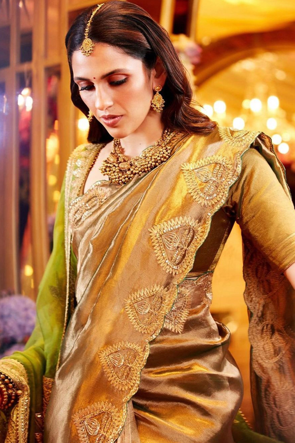 Shloka-Akash-Ambani-2_1.jpg 3