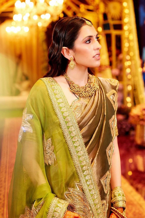 Shloka-Akash-Ambani-3_1.jpg 4