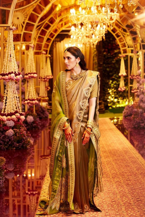 Shloka-Akash-Ambani-4_1.jpg 5