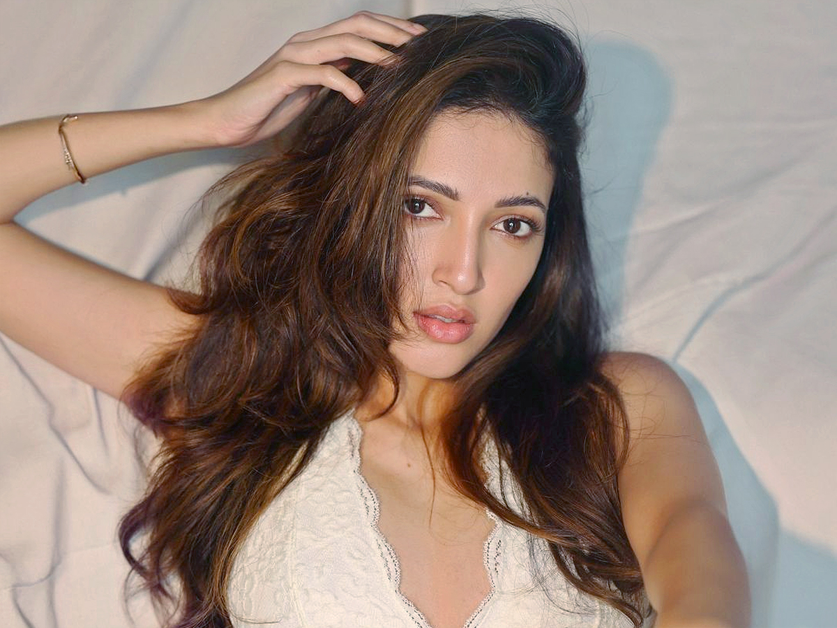 Actress_20Neha_20Shetty_20Hot_20photos_1.jpg 1
